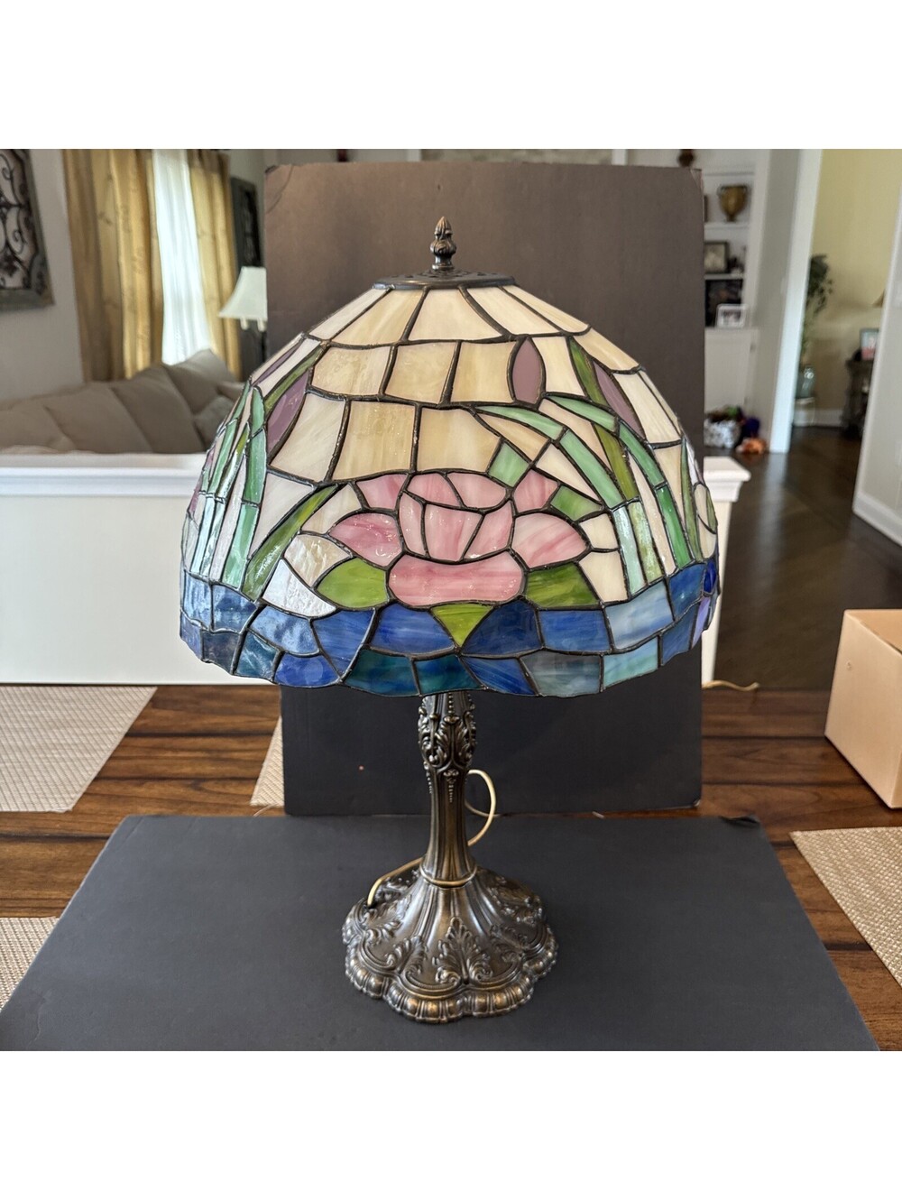 Large Tiffany Style Lily Pad Floral Stained Glass Table Lamp Light 26” H X 17” W
